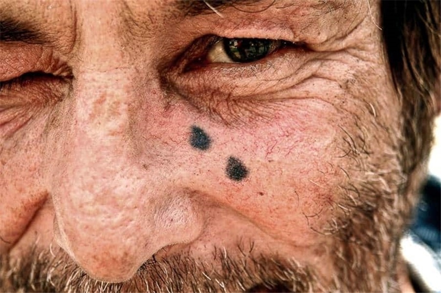 115 Teardrop Tattoos With Remarkable History