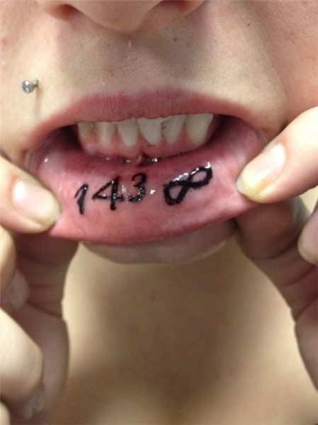 135+ Lip tattoo ideas that look badass design - Body Tattoo
