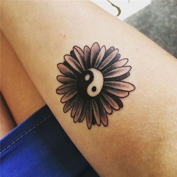150+ Daisy Tattoo Ideas To Show Your Feminine Side