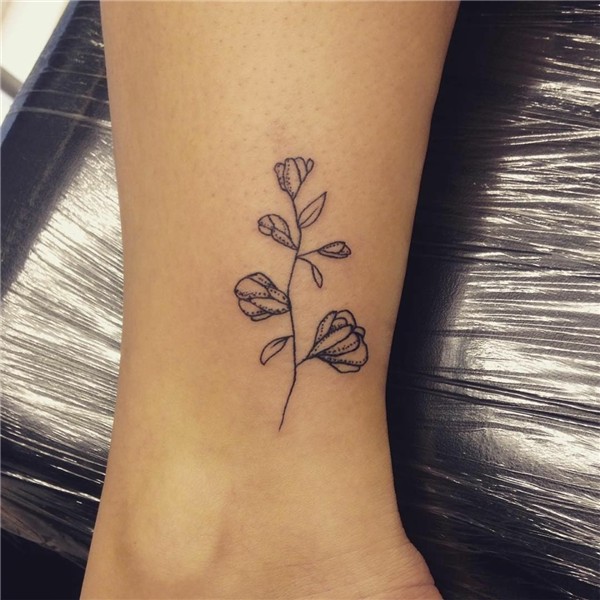 15 Of The Smallest, Most Tasteful Flower Tattoos Trendy tatt