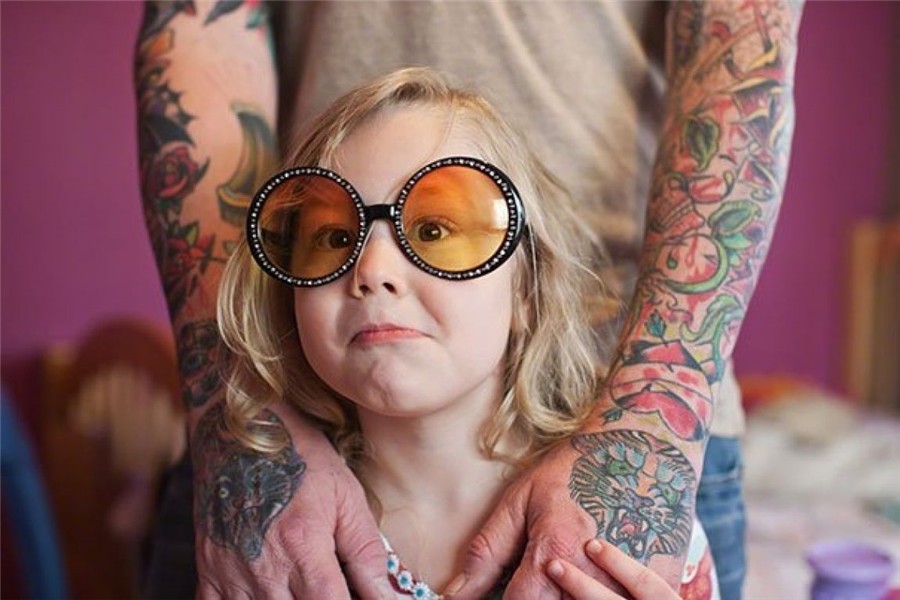 16 Fotos de bebés y niños pequeños con sus padres tatuados