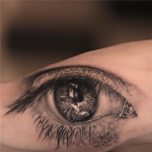 16 Mind-Blowing Realistic Eye Tattoos * Tattoodo