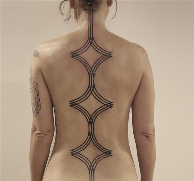 18 Awesome Spine Line Tattoos Spine tattoos, Geometric tatto