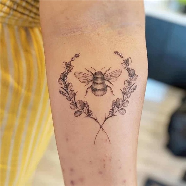 190 Bee-autiful Honey Bee Tattoo Designs with Meanings, Idea