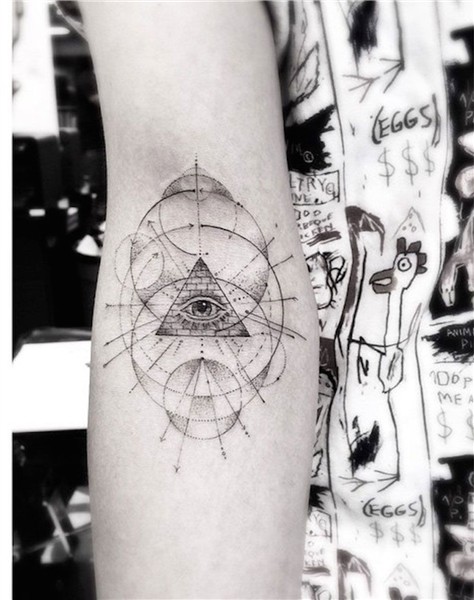 20 sublimes tatouages géométriques dessinés avec une précisi