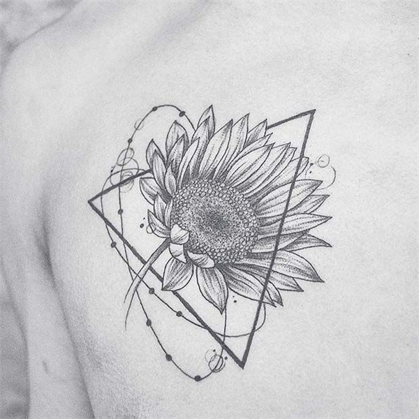 23 Triangle Tattoo Ideas You're Going to Be Obsessed With -