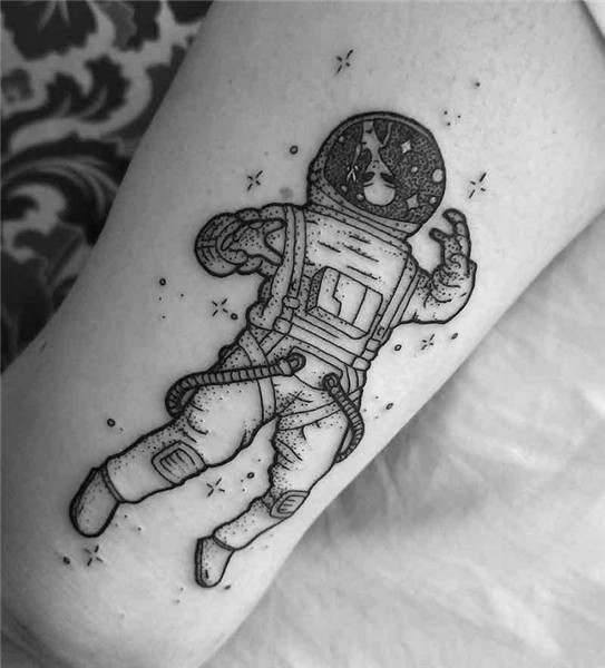 26 Out of this World Astronaut Tattoos Astronaut tattoo, Sle