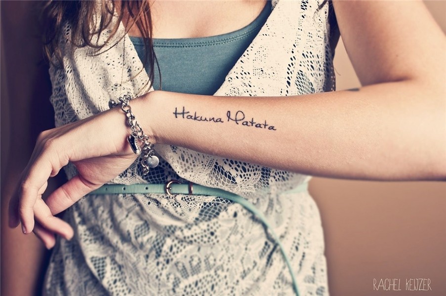 30 Amazing Hakuna Matata Tattoos Hakuna matata tattoo, Tatto