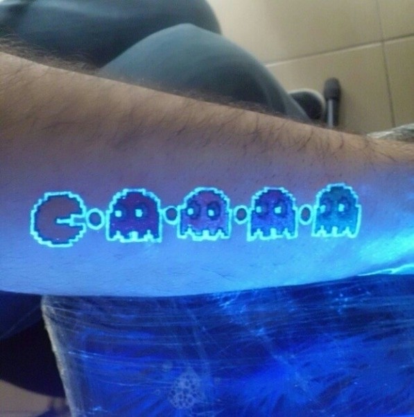 30 Glow-In-The-Dark Tattoos That’ll Make You Turn Out The Li