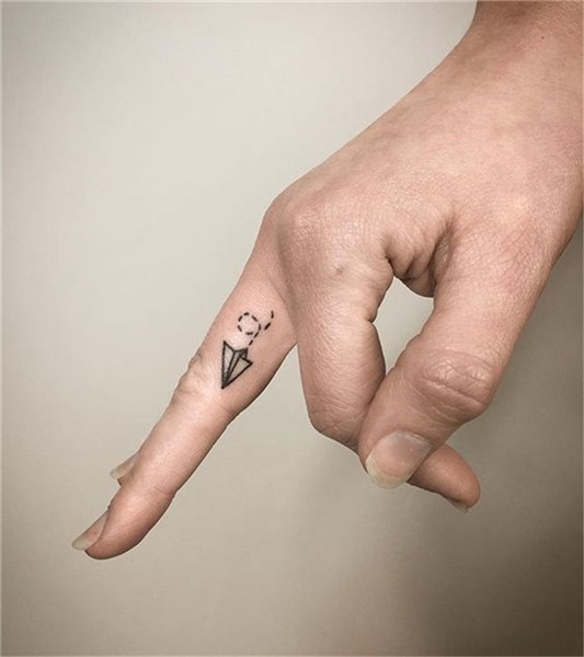 40 Tiny Yet Gorgeous Finger Tattoo Ideas You Must Love - Cut