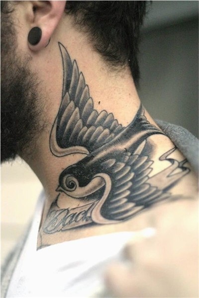 42 Cute Sparrow Tattoo Designs For Men Tatuagem no pescoço m