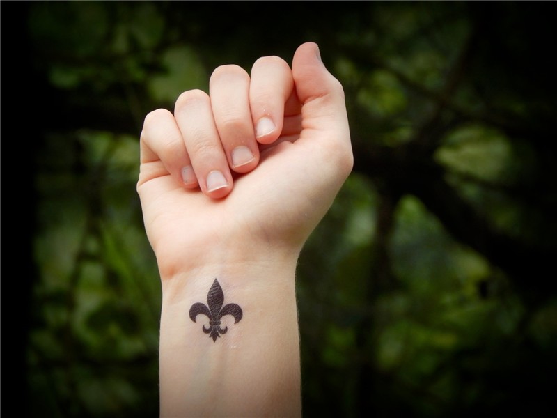 43 Fleur de Lis Tattoos With Symbolic Meanings and Represent