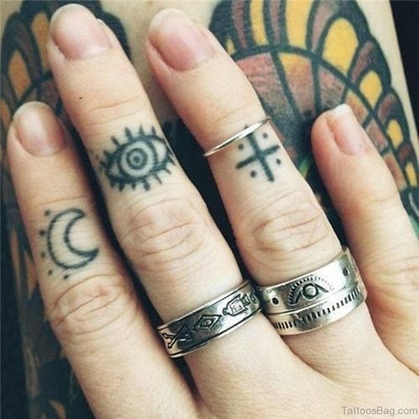 49 Creative Cross Tattoos On Fingers