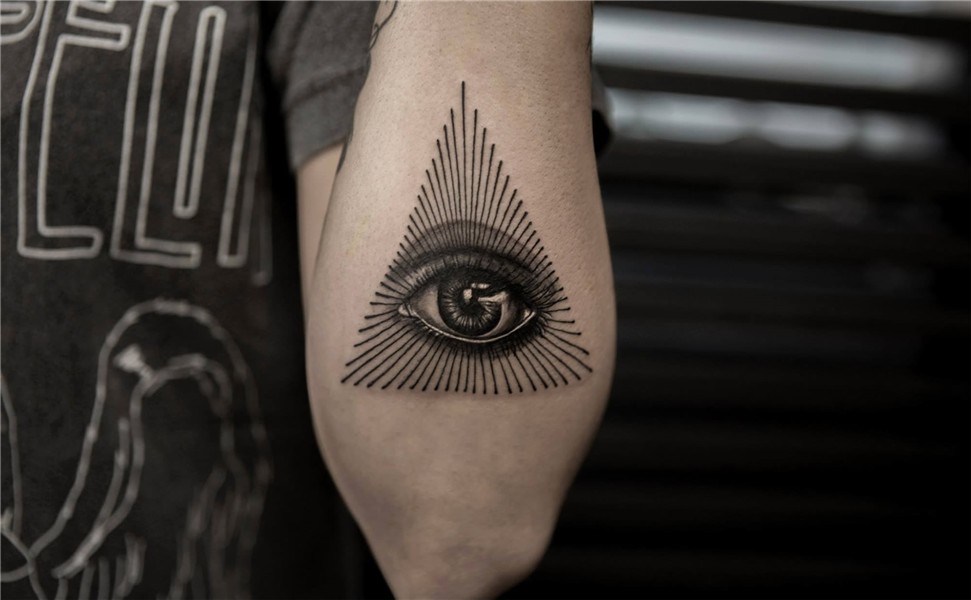 50+ Unique Triangle Eye Tattoos Ideas