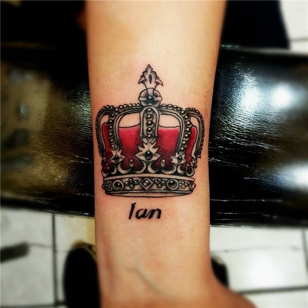 55 Best King And Queen Crown Tattoo Designs & Meaning Check