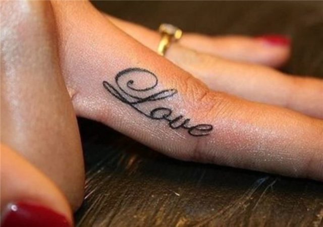 55 Tiny Love Tattoos Designs and Ideas For Fingers - Segerio