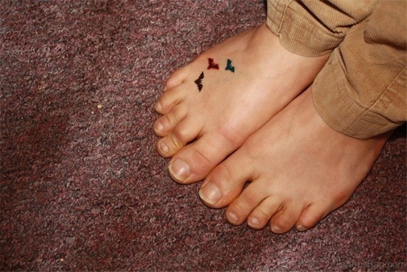 69 Impressive Bird Tattoos On Foot