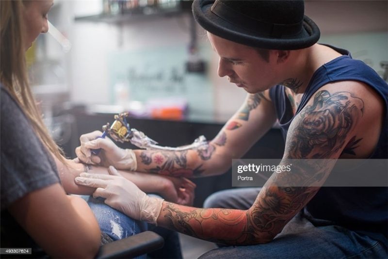 7,627 Tattoo Parlor Photos and Premium High Res Pictures - G