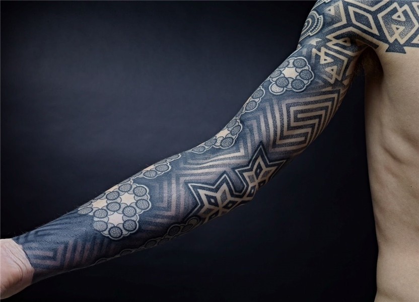 Absolutely Stunning Pointillism Tattoos! Best sleeve tattoos