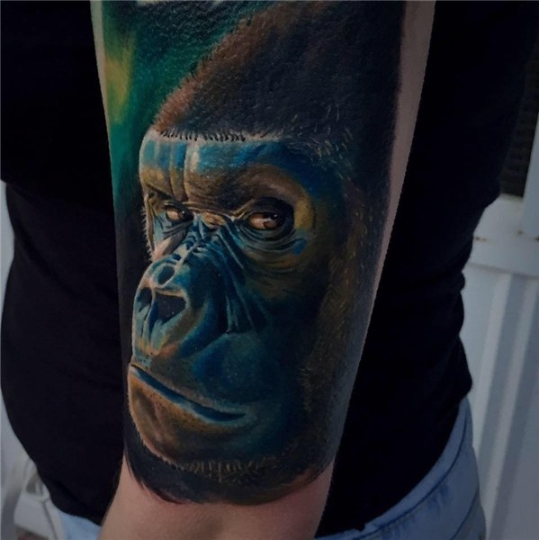 Amazing Gorilla Head Tattoo On Left Sleeve by Alan Ramirez
