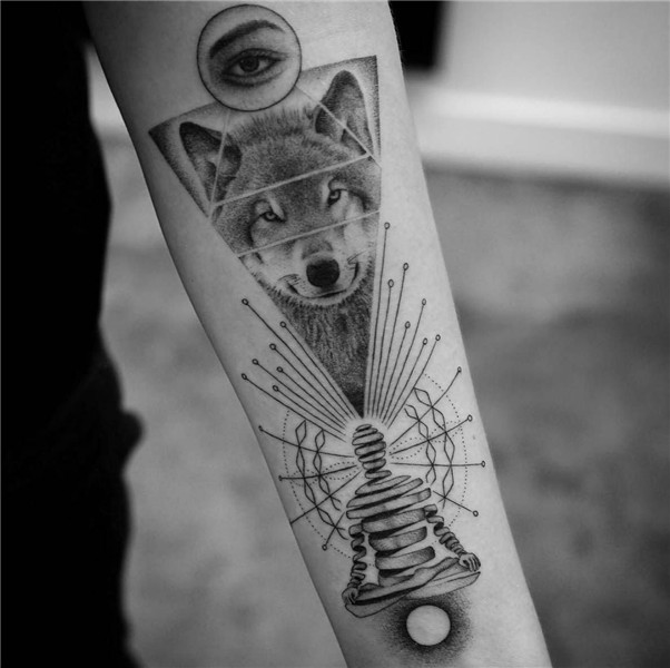 An amazing wolf tattoo by Balazs Bercsenyi Modèle de tatouag