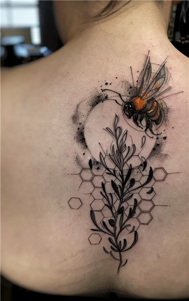 Bee tattoo art by Felipe Rodrigues #evamigtattoos #tattoo -