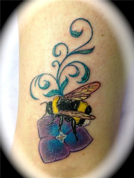 Bumble bee tattoo on hydrangea flower Boo Bee's Pinterest Bu