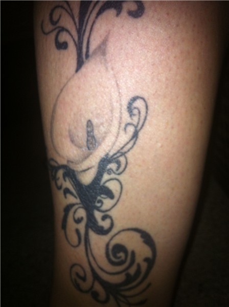 Calla lily leg tattoo, gorgeous!!! Lily tattoo, Calla lily t