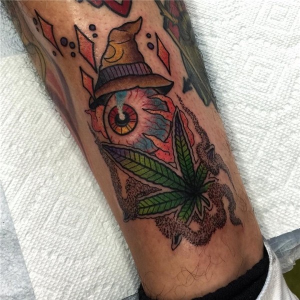 Cannabis or marijuana tattoos: Leaves and buds - ClubTattoo