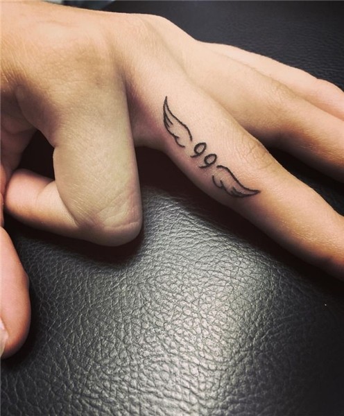 Chronic Ink tattoo Joanna Roman Fine Line Finger tattoo Flow