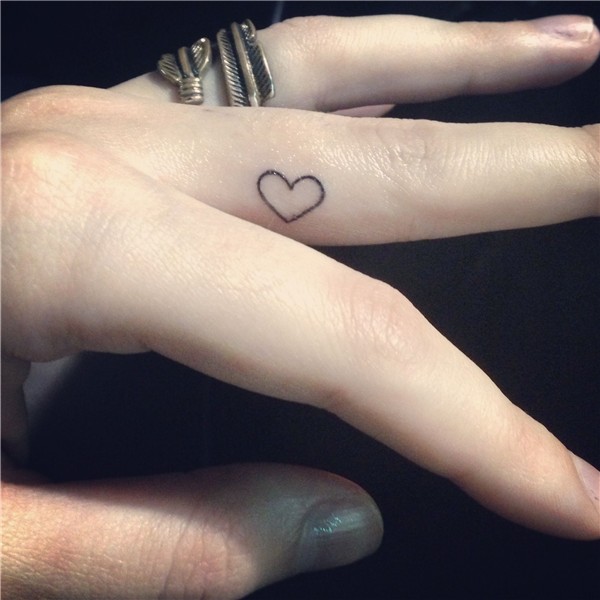 Cute #heart finger #tattoo! Small finger tattoos, Tiny finge