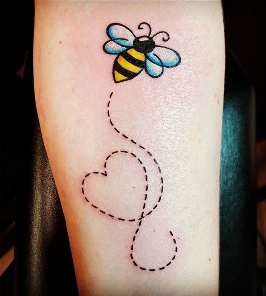 Cute little bee #cutegirlytattooideas Honey bee tattoo, Bee