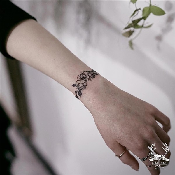 Cute wrist bracelet tattoos for women Wrist bracelet tattoo,