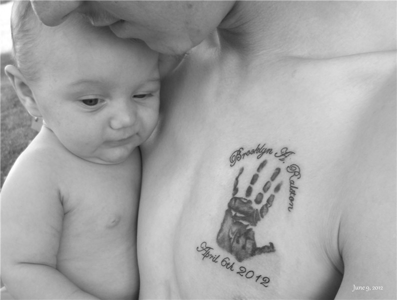 Daddy's handprint tattoo. This is adorable! 3 Baby tattoos,