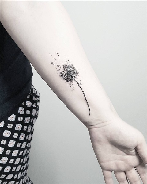 Dandelion Tattoo 67 Dandelion tattoo design, Dandelion tatto