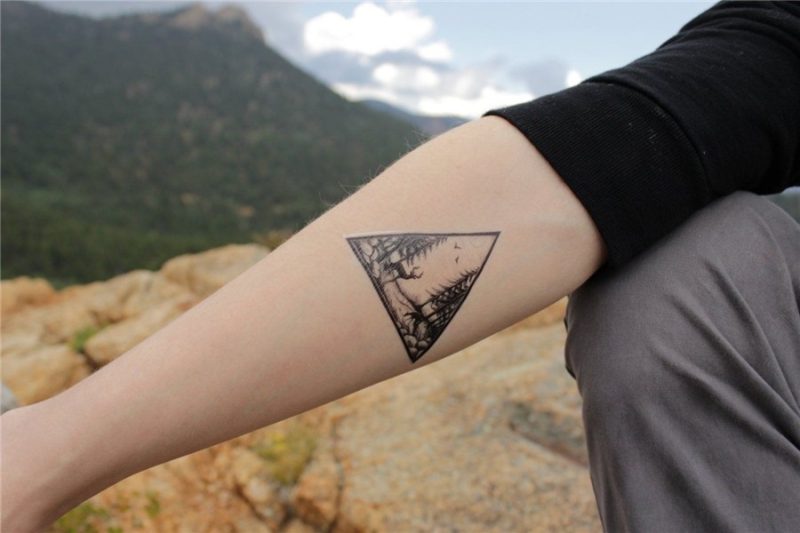 Deer in the Mountain x Nature Tats #UltraCoolTattoos Nature