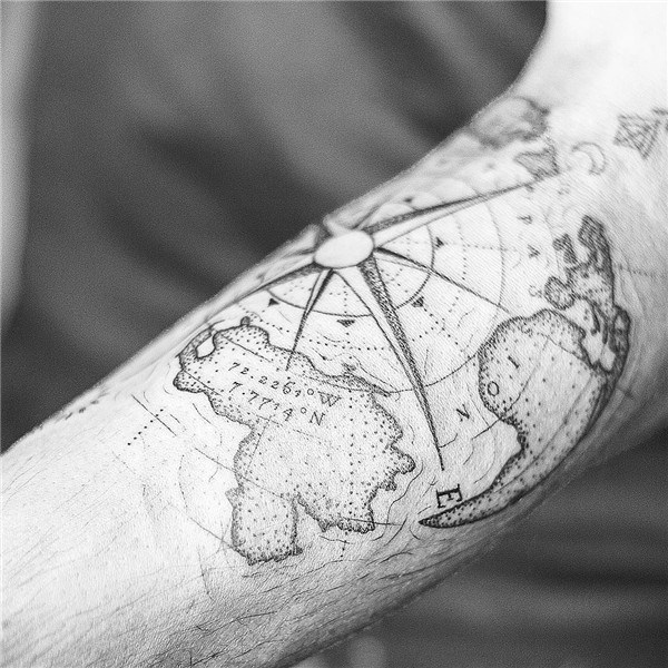 Details from @tomasrincon8 's tattoo (: #dominikthewho Globe