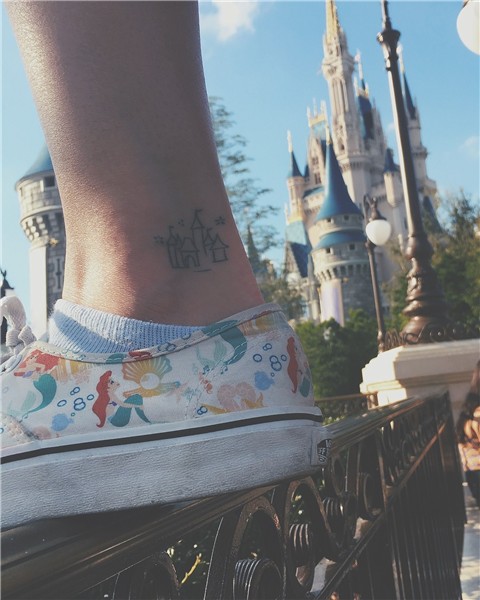 Disney Schloss Tattoo Disney castle tattoo, Castle tattoo, D