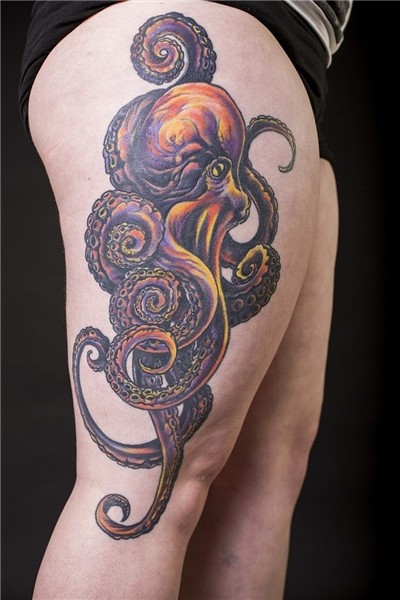 EMPIRE TATTOO - octopus outer thigh colour tattoo Modele tat