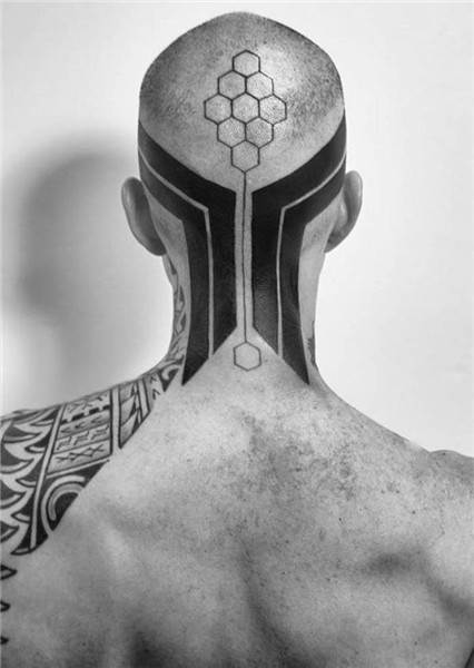En kral tattoo kafada biter Weird tattoos, Tribal neck tatto