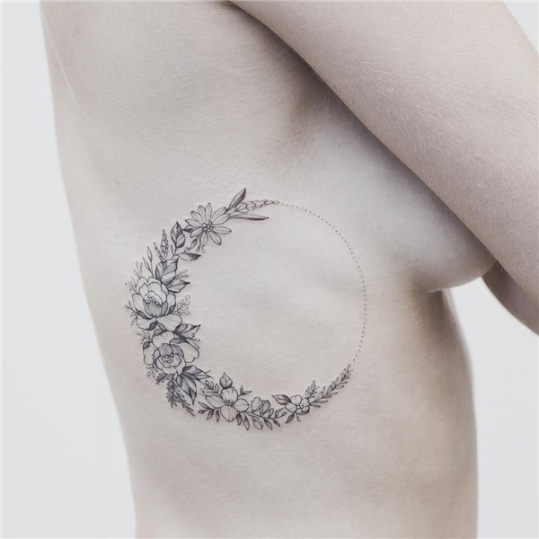 Floral moon ish Tatuaje de fases lunares, Tinta para tatuaje