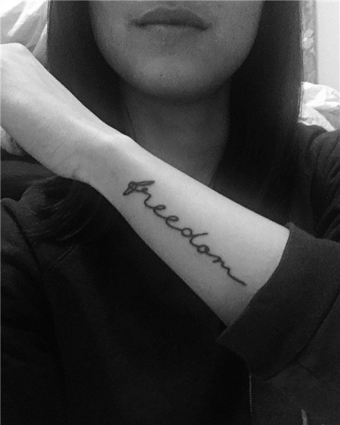 Freedom #fingertattoos Word tattoos, One word tattoo, Freedo