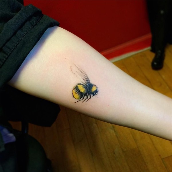 Instagram Bee tattoo, Bee tattoo meaning, Bumble bee tattoo