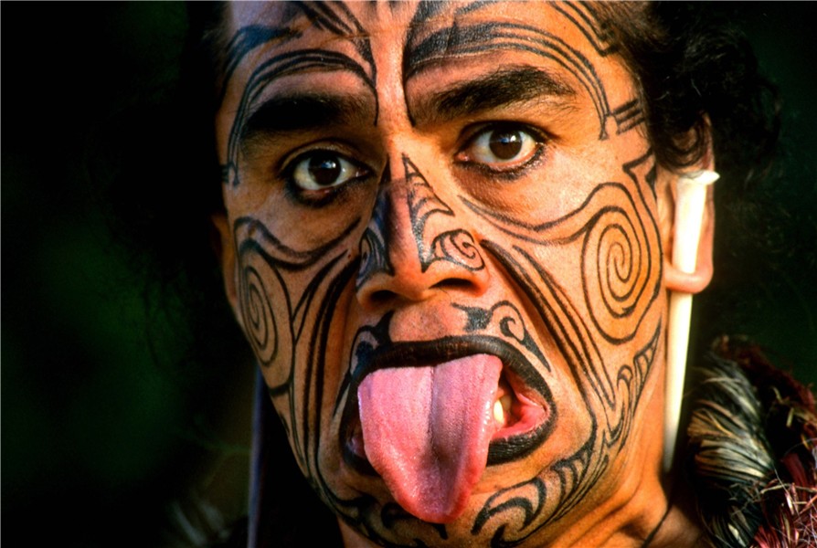 Maori facial tattoos and Haka Maori tattoo, Maori face tatto