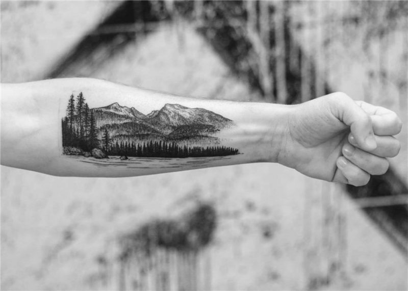 Marian Merl’s Perfectly-Placed Blackwork Tattoos - Scene360