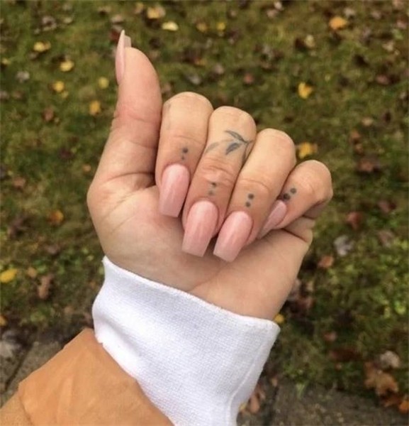 People Share Their Finger Tattoos And Their Meanings (30 pic