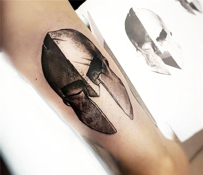 Photo - Spartan helmet tattoo by Douglas Henriques em 2020 T