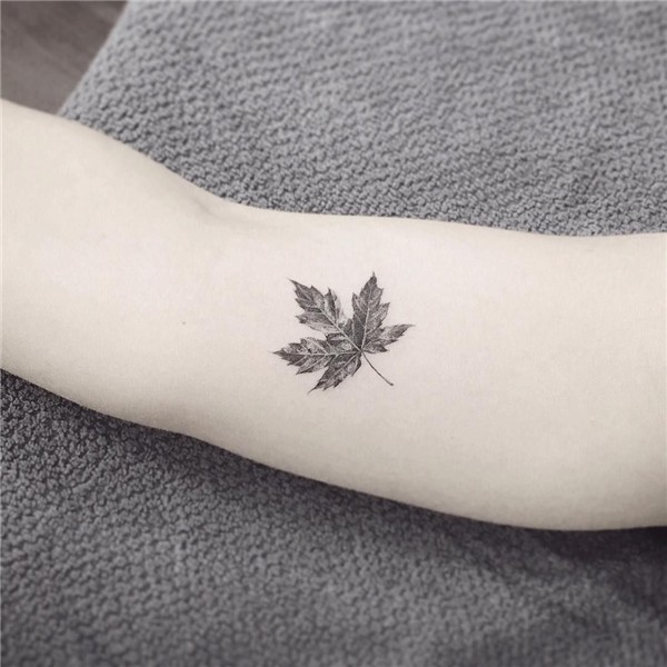 Pin by Anastasiya B. on Tattoos Maple leaf tattoos, Beautifu
