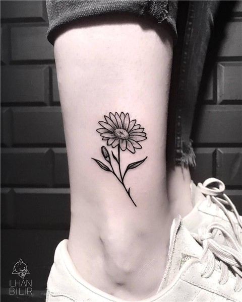 Pin by Cynthia Garcia on tattoos Ankle tattoo, Daisy tattoo,