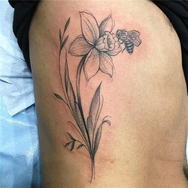 Pin by Laci Dalton on TRENDING Daffodil tattoo, Daffodil flo